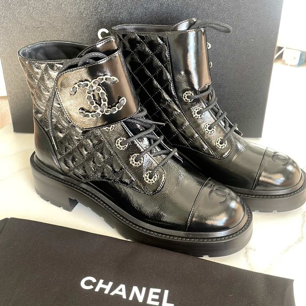 Chanel NEW Patent Black Lace Up Chain CC Brave Combat Boots